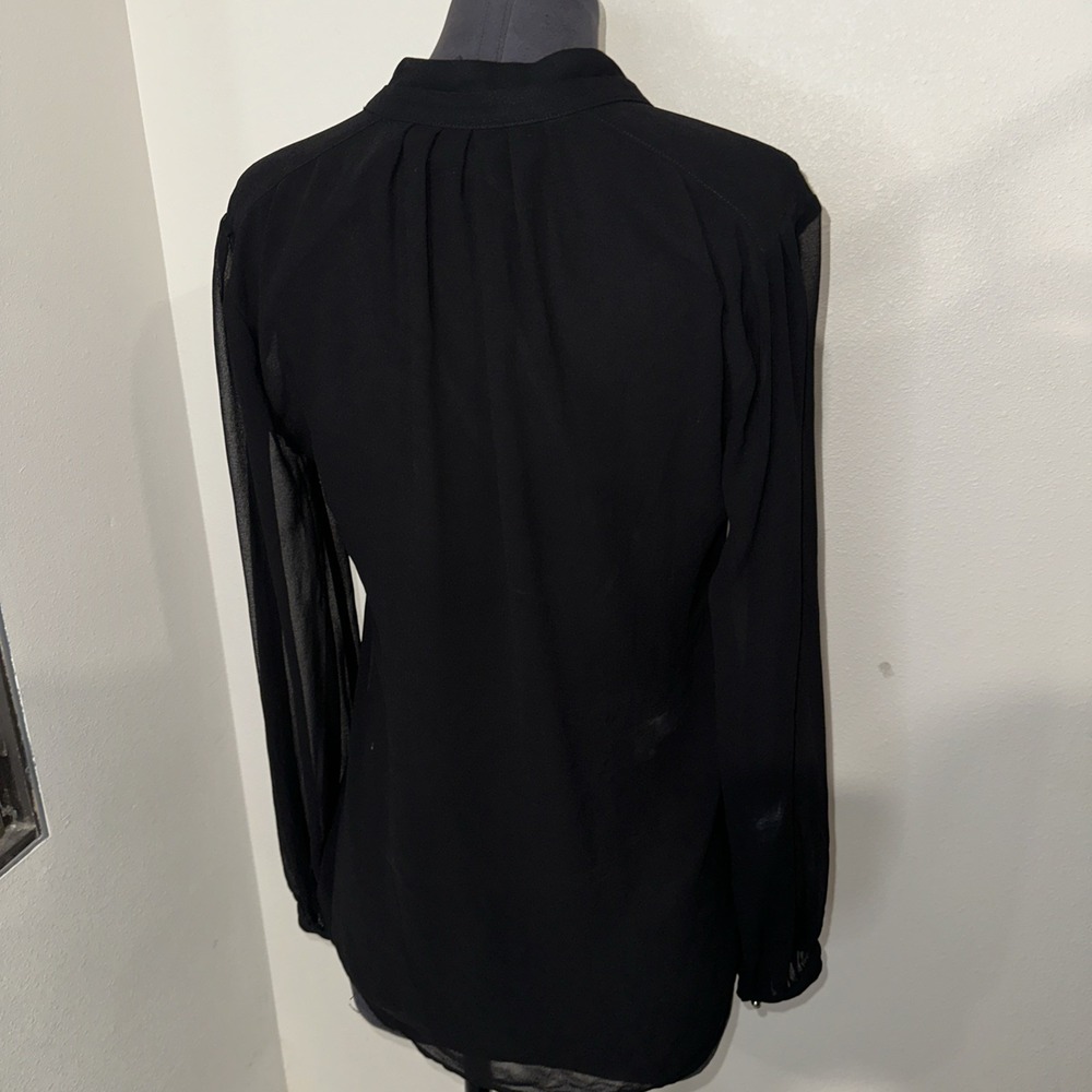 White House Black Market‎ Black Sheer Sleeve Woven Blouse Size 2 Gold Button - Picture 6 of 10